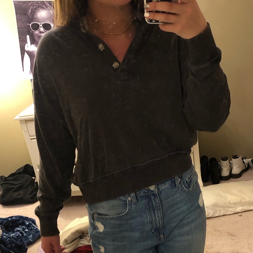 Gray quarter button sweatshirt